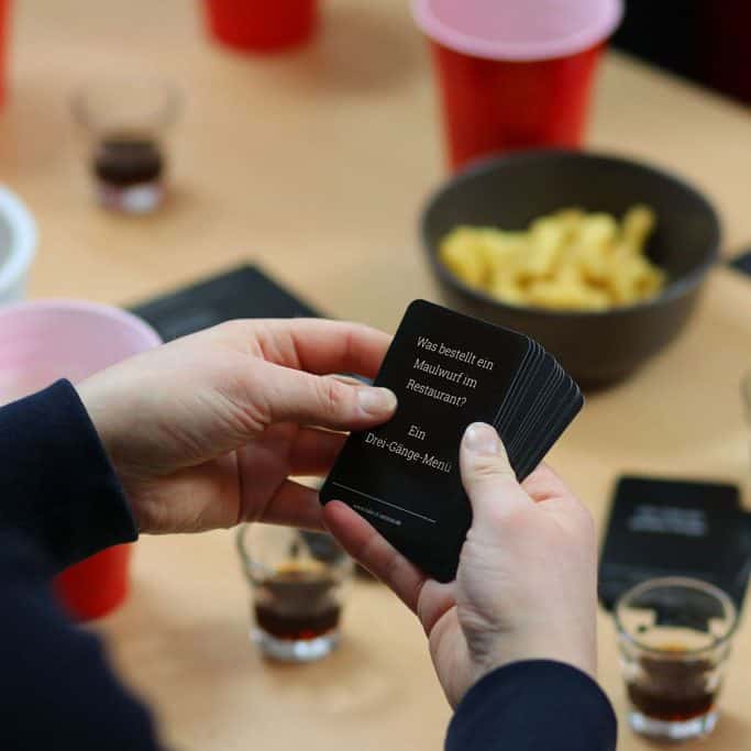 Take It Serious - das perfekte Trinkspiel. Jetzt loslegen!