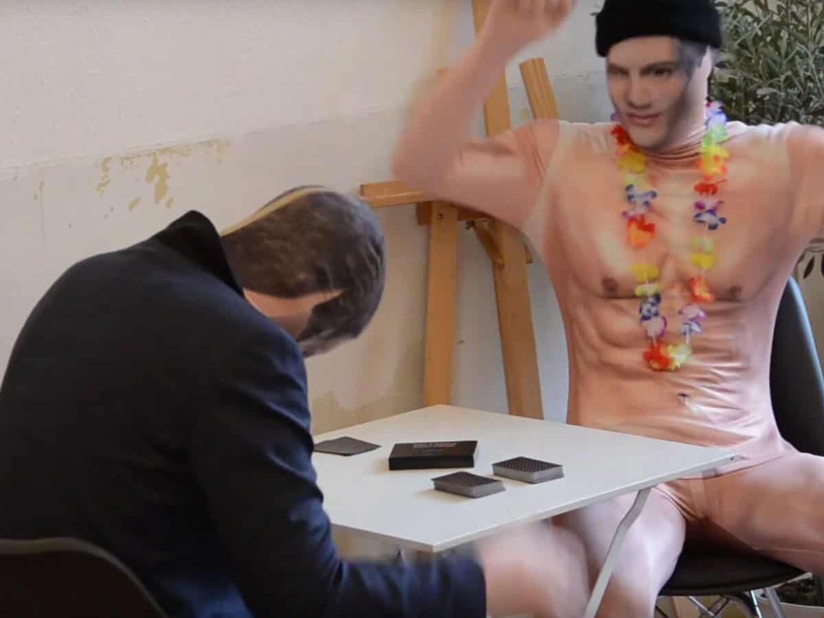 Titelbild zu unserem Freestylevideo "Partyspiel mit schwarzem Humor"